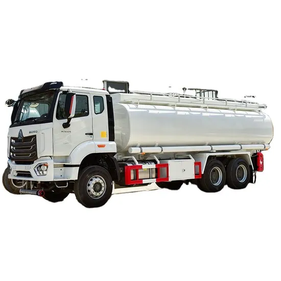 Famoso camion cisterna per carburante Sinotruk HOWO 6X4 da 10000 litri di capacità, prodotto in Cina